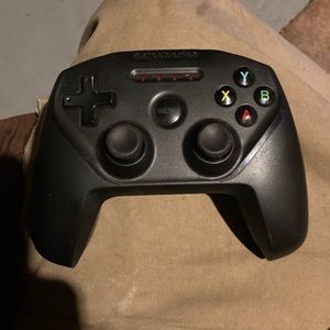 Bluetooth gaming controller